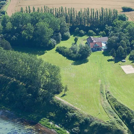 Six-bedroom In Aabenraa *