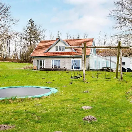 Six-bedroom In Aabenraa 度假居 *