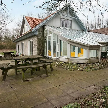 Six-bedroom In Aabenraa *